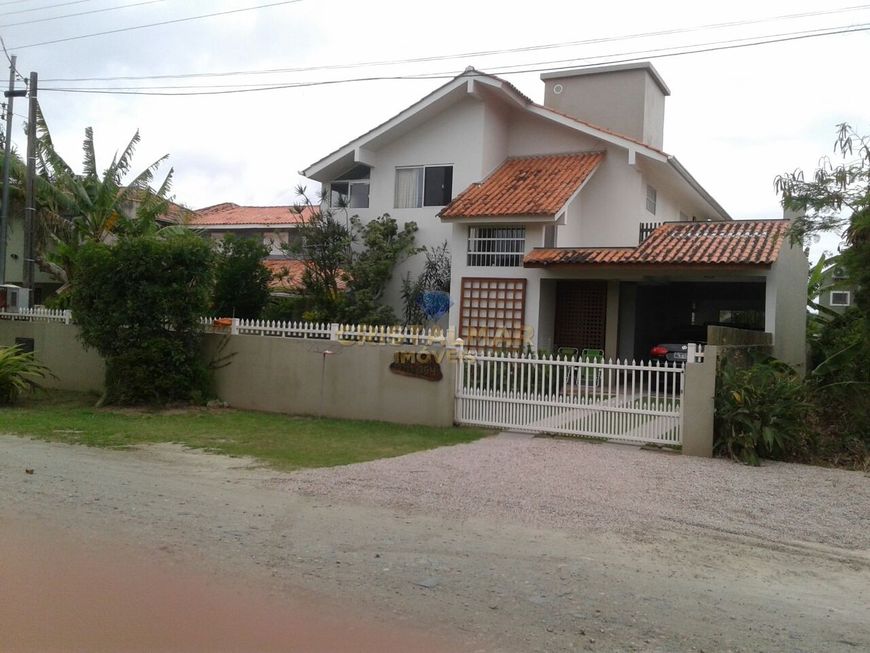 Foto 1 de Casa com 3 Quartos para alugar, 150m² em Canto Grande, Bombinhas