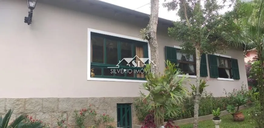 Foto 1 de Casa com 4 Quartos à venda, 150m² em Correas, Petrópolis