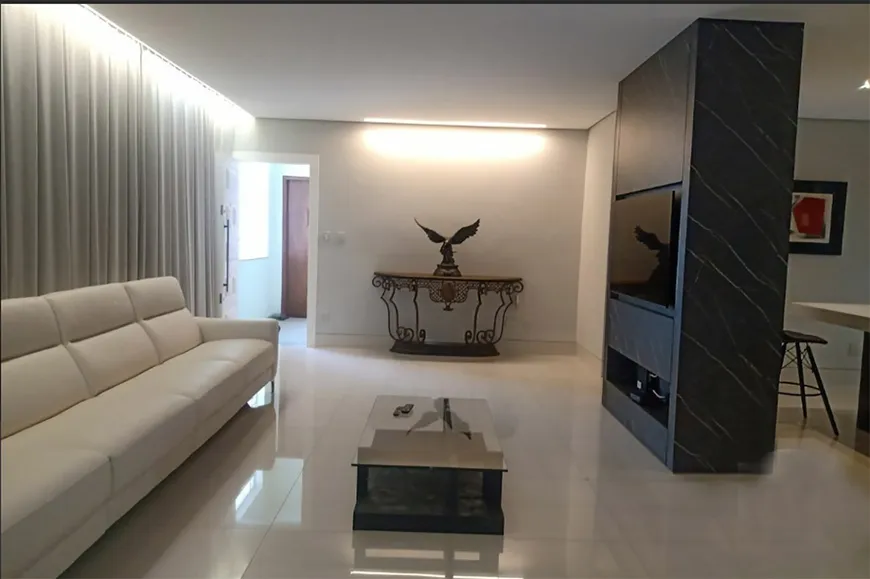 Foto 1 de Apartamento com 2 Quartos à venda, 150m² em Lourdes, Belo Horizonte