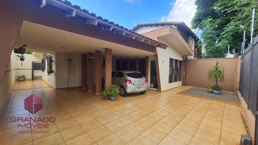 Foto 1 de Casa com 4 Quartos à venda, 227m² em Conjunto Habitacional Karina, Maringá