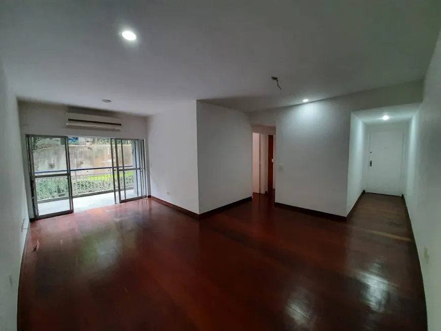 Foto 1 de Apartamento com 3 Quartos para alugar, 122m² em Laranjeiras, Rio de Janeiro