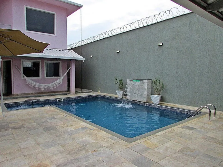 Foto 1 de Casa com 3 Quartos à venda, 271m² em Itatiaia, Belo Horizonte