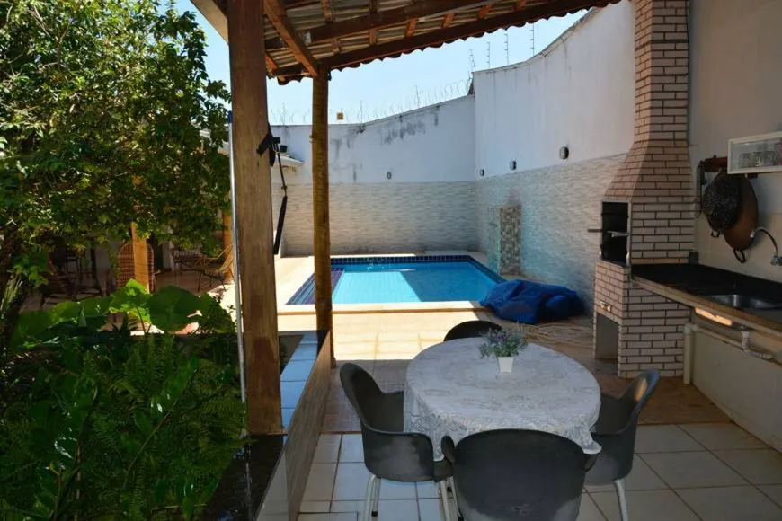 Foto 1 de Casa com 3 Quartos à venda, 280m² em Arembepe Abrantes, Camaçari