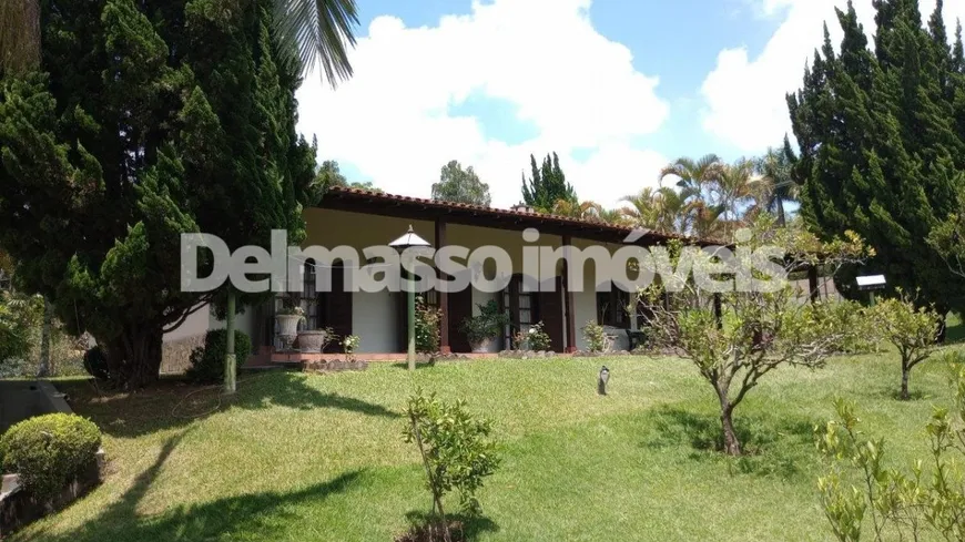 Foto 1 de Fazenda/Sítio com 3 Quartos à venda, 1700m² em Curral, Ibiúna