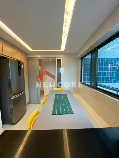 Foto 1 de Apartamento com 4 Quartos à venda, 168m² em Boa Viagem, Recife