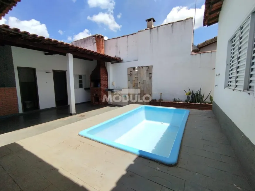 Foto 1 de Casa com 3 Quartos à venda, 200m² em Custódio Pereira, Uberlândia