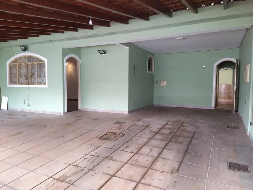 Foto 1 de Casa com 5 Quartos à venda, 350m² em Setor Central, Brasília