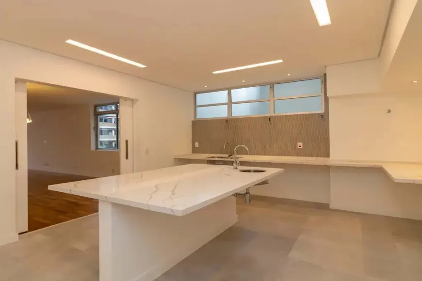 Foto 1 de Apartamento com 3 Quartos à venda, 270m² em Higienópolis, São Paulo