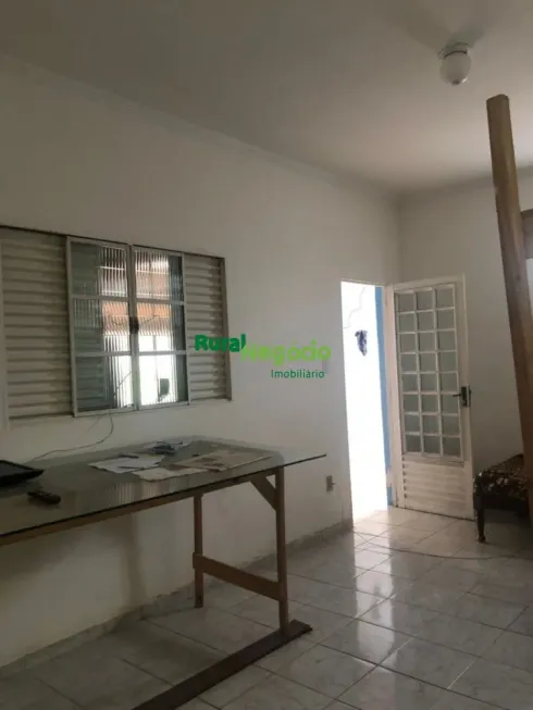 Foto 1 de Casa com 2 Quartos à venda, 10m² em Centro, Lorena