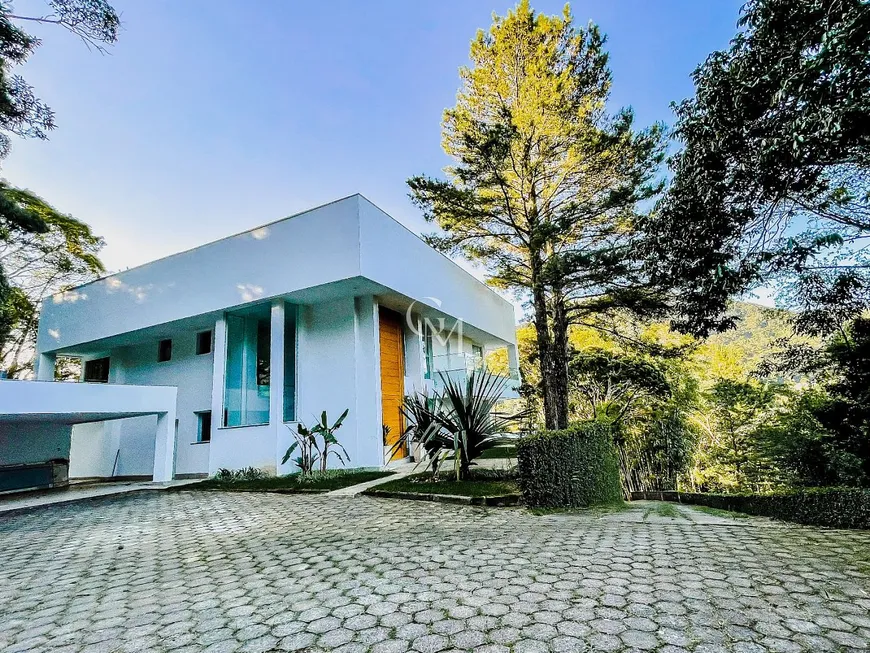 Foto 1 de Casa de Condomínio com 4 Quartos à venda, 550m² em Carlos Guinle, Teresópolis