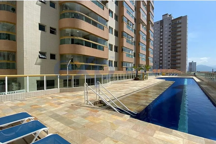 Foto 1 de Apartamento com 3 Quartos à venda, 145m² em Campo da Aviação, Praia Grande