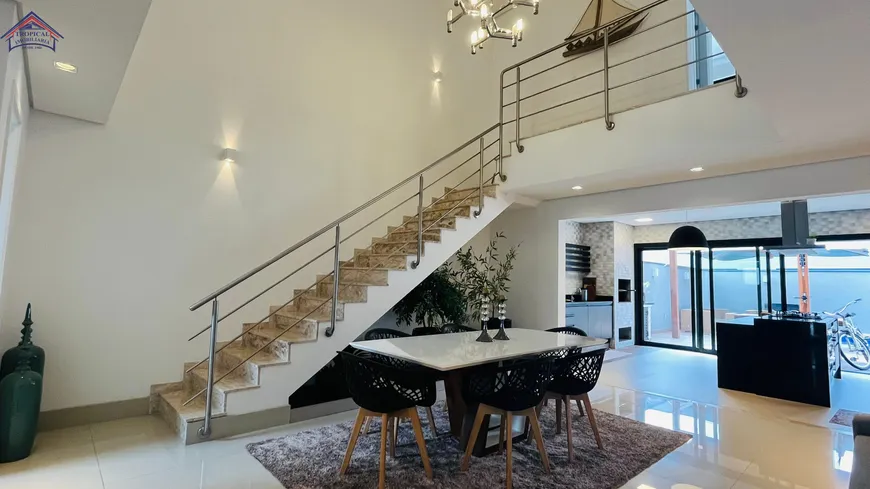Foto 1 de Casa de Condomínio com 4 Quartos à venda, 240m² em Barra Do Sahy, São Sebastião