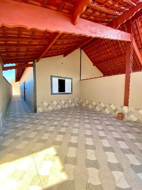 Foto 1 de Casa com 2 Quartos à venda, 76m² em Balneario Flórida Mirim, Mongaguá