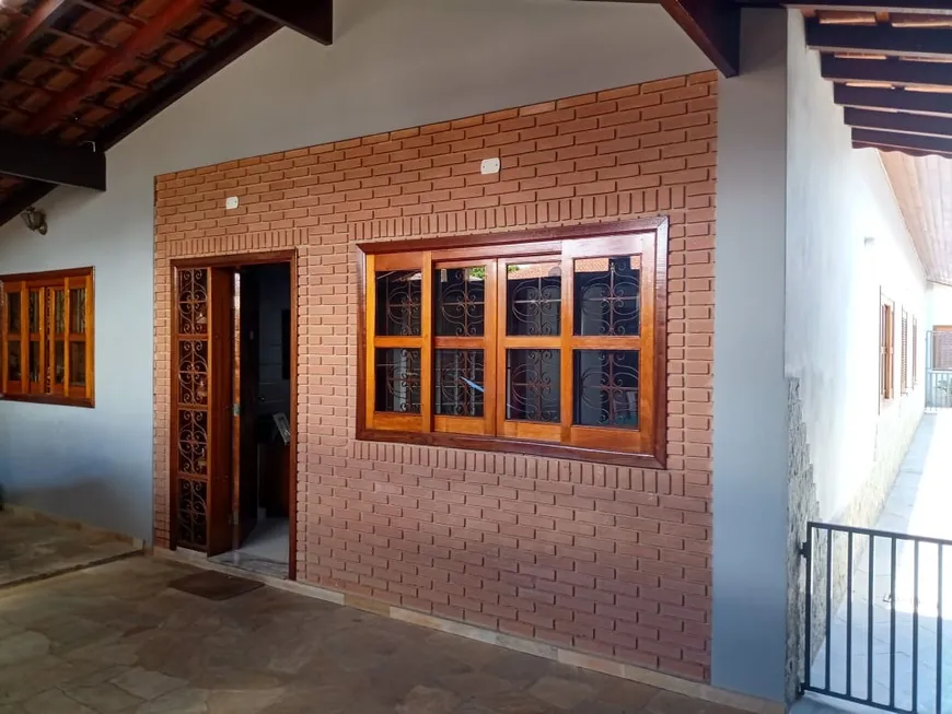 Foto 1 de Casa com 4 Quartos à venda, 212m² em Alto do Cardoso, Pindamonhangaba