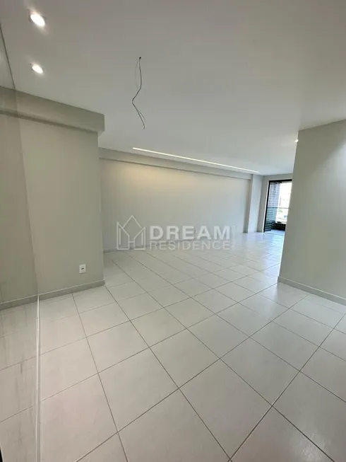 Foto 1 de Apartamento com 4 Quartos à venda, 140m² em Boa Viagem, Recife
