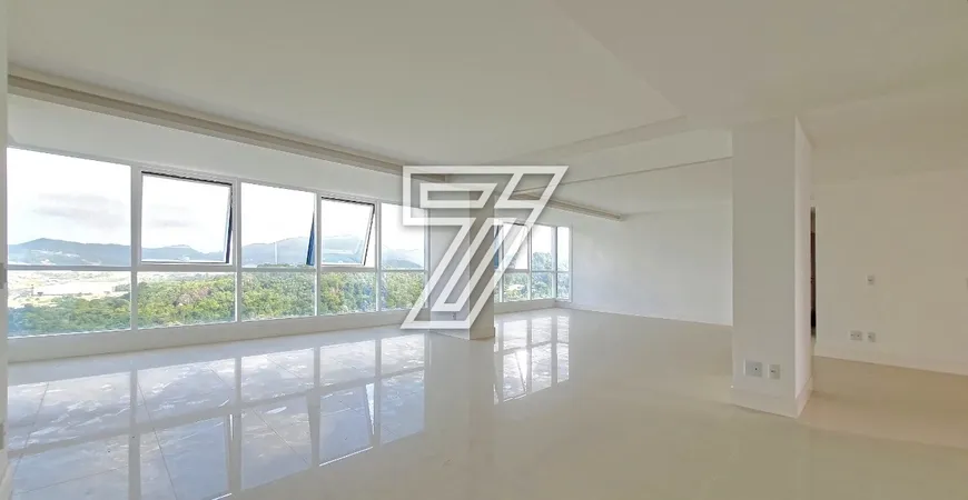 Foto 1 de Apartamento com 3 Quartos à venda, 182m² em Barra Sul, Balneário Camboriú