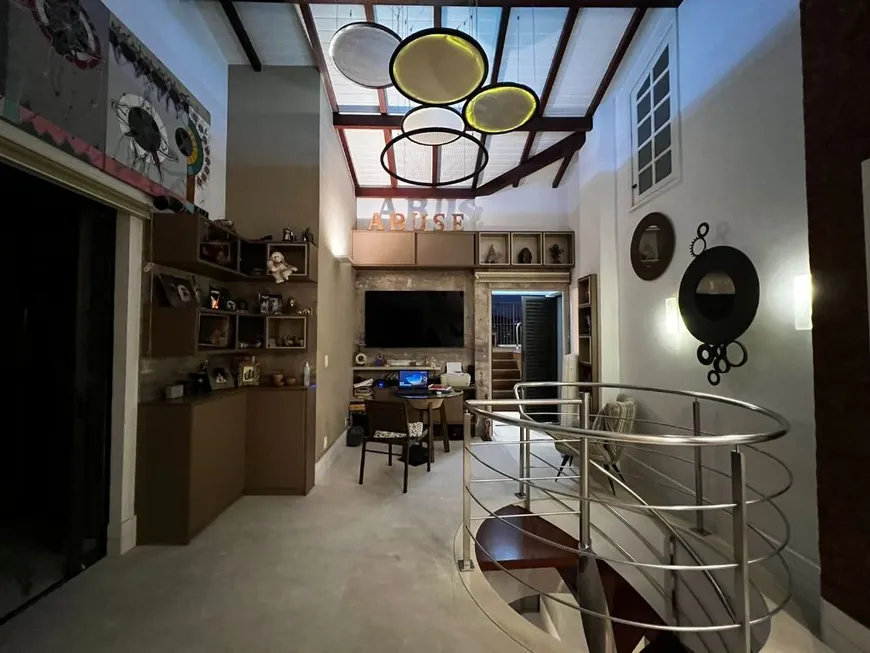 Foto 1 de Apartamento com 5 Quartos à venda, 360m² em Icaraí, Niterói