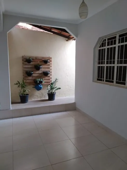 Foto 1 de Casa com 3 Quartos à venda, 185m² em Centro, Montes Claros