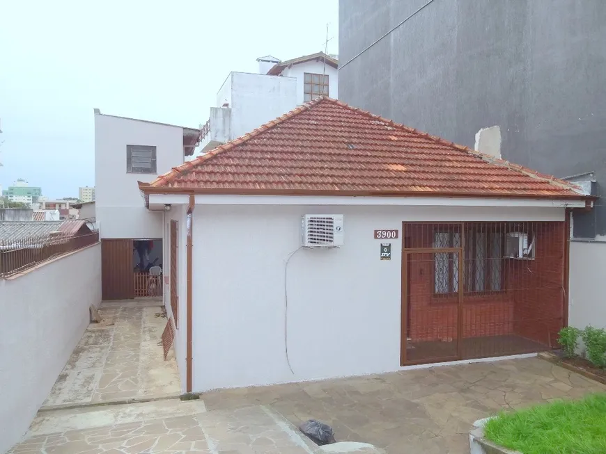 Foto 1 de Casa com 3 Quartos à venda, 97m² em Higienópolis, Porto Alegre