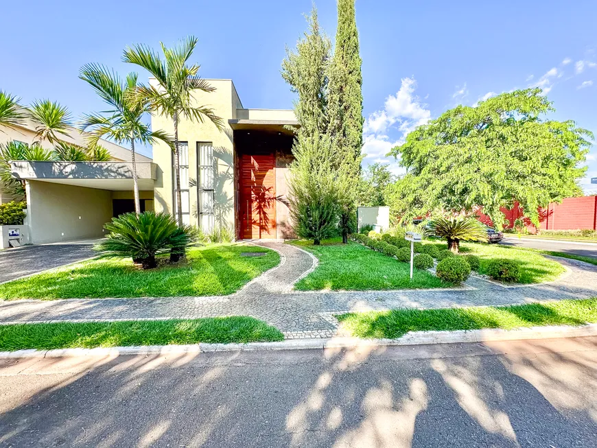 Foto 1 de Casa de Condomínio com 3 Quartos à venda, 267m² em Jardins Atenas, Goiânia