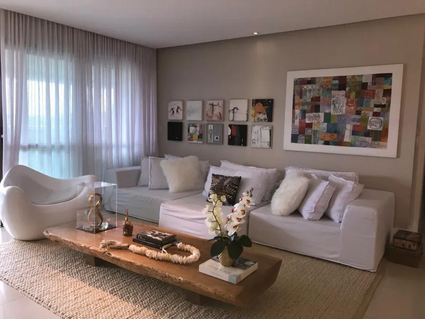 Foto 1 de Apartamento com 4 Quartos à venda, 242m² em Patamares, Salvador