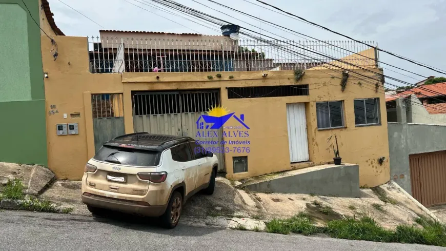 Foto 1 de Casa com 3 Quartos à venda, 175m² em Diamante, Belo Horizonte