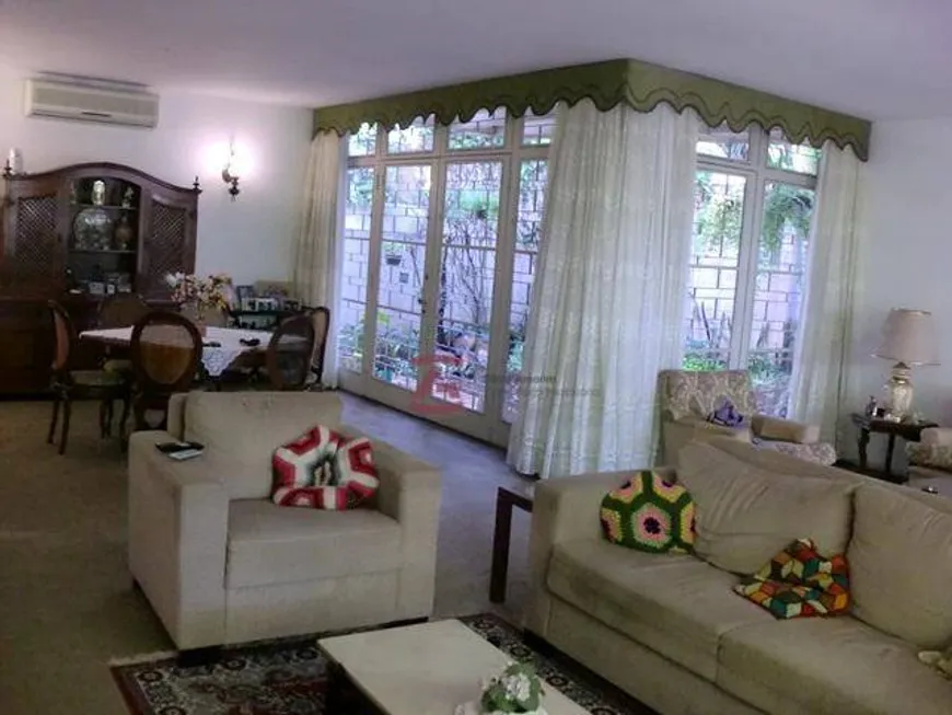 Foto 1 de Casa com 4 Quartos à venda, 400m² em Vila Madalena, São Paulo