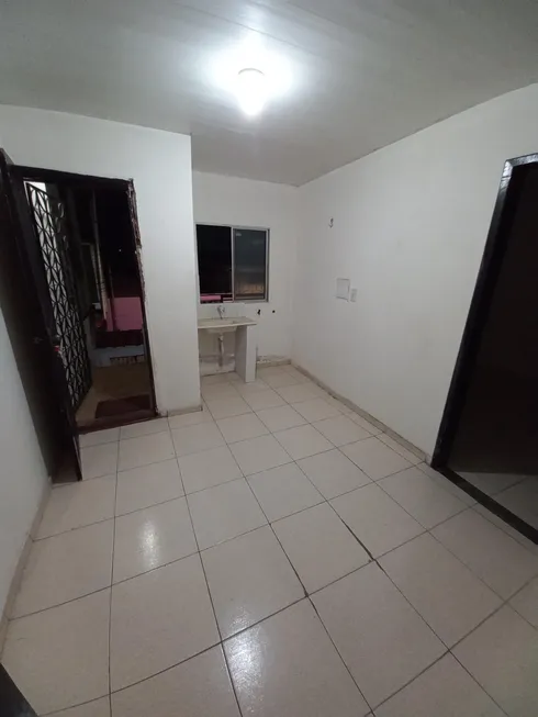 Foto 1 de Kitnet com 1 Quarto para alugar, 38m² em Armando Mendes, Manaus