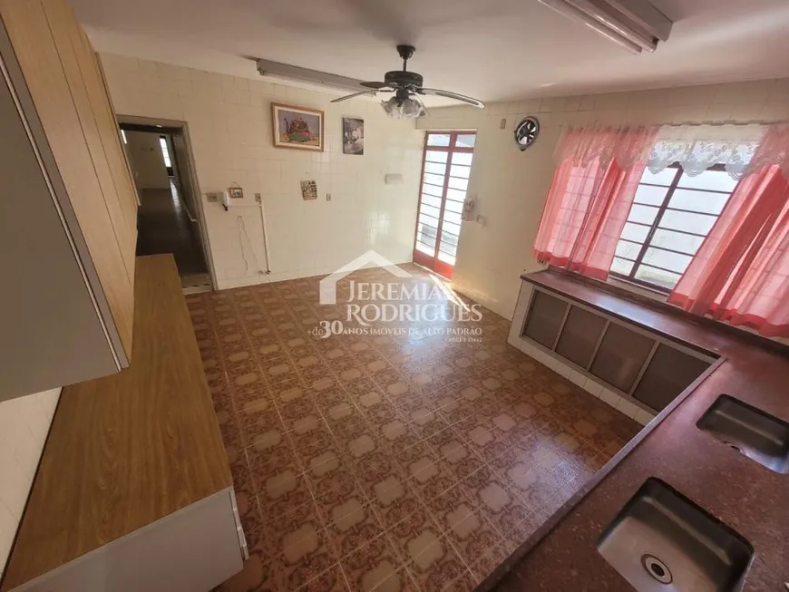 Foto 1 de Casa com 4 Quartos à venda, 450m² em Centro, Pindamonhangaba