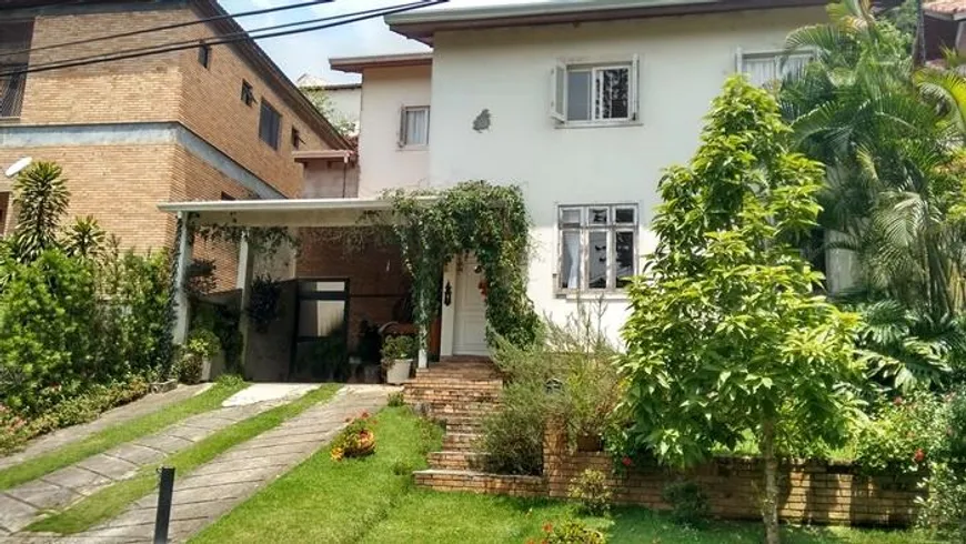 Foto 1 de Casa de Condomínio com 3 Quartos à venda, 336m² em Granja Viana, Carapicuíba