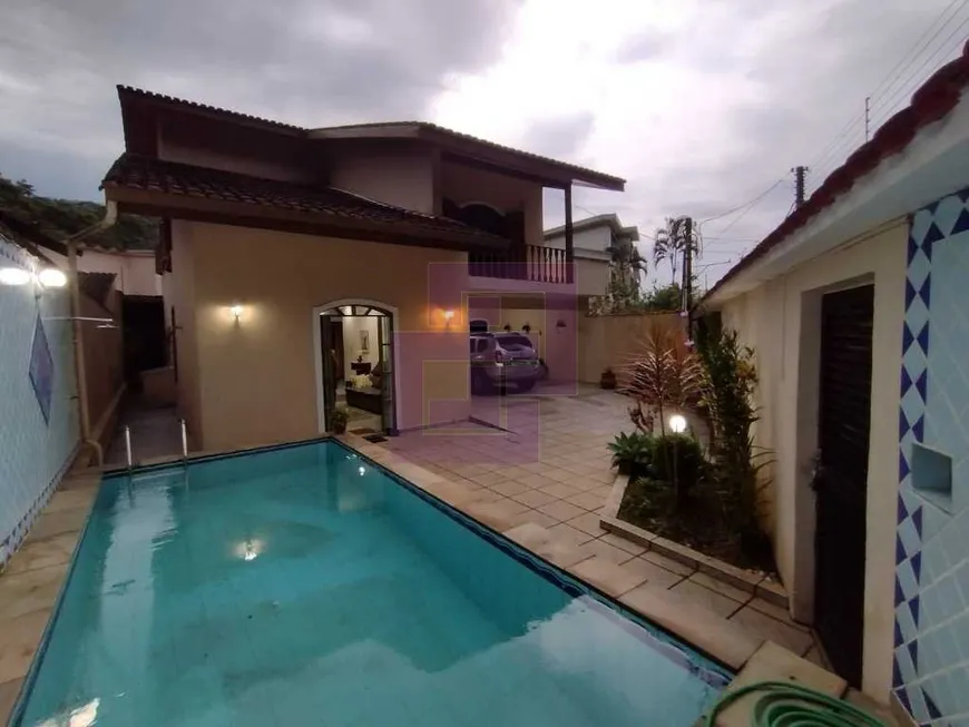 Foto 1 de Casa com 4 Quartos à venda, 550m² em Pitangueiras, Guarujá