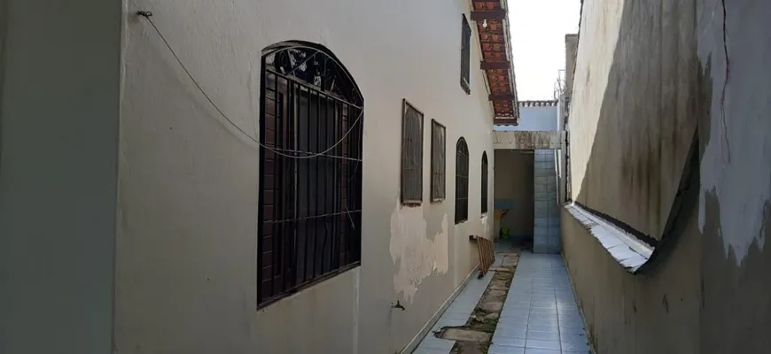 Foto 1 de Casa com 2 Quartos à venda, 90m² em Balneario Itaguai, Mongaguá