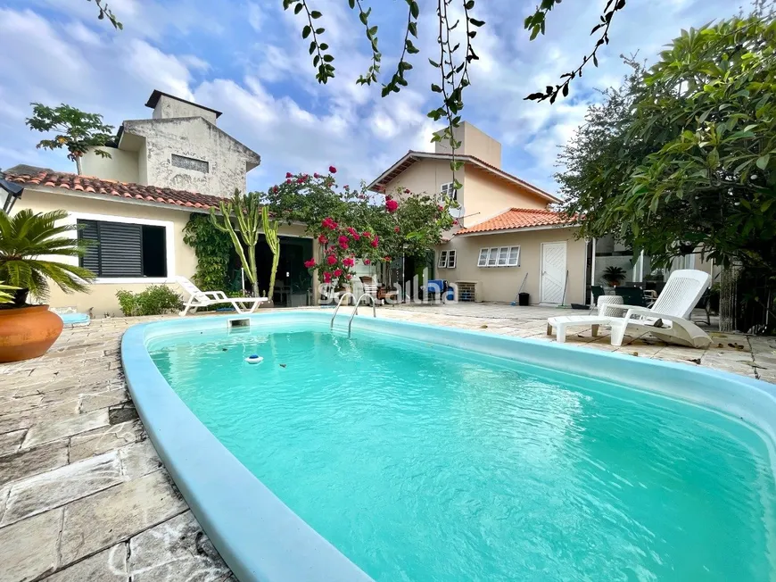 Foto 1 de Casa com 3 Quartos para alugar, 330m² em Campeche, Florianópolis