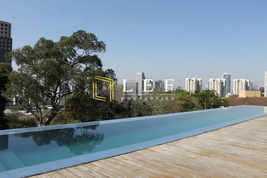 Foto 1 de Casa com 4 Quartos à venda, 900m² em Cidade Jardim, São Paulo