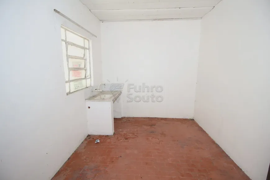 Foto 1 de Casa com 1 Quarto para alugar, 196m² em Centro, Pelotas