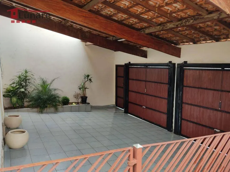 Foto 1 de Sobrado com 3 Quartos à venda, 231m² em Vila Lavínia, Mogi das Cruzes