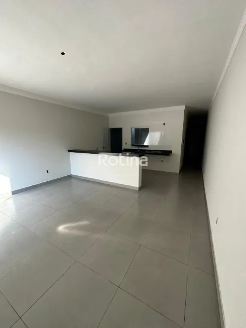 Foto 1 de Casa com 2 Quartos à venda, 71m² em Jardim Europa, Uberlândia