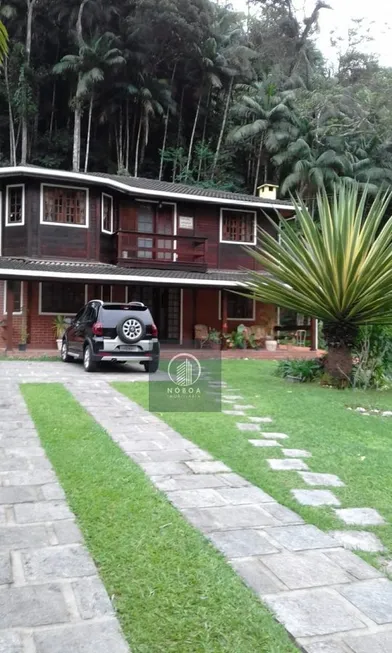 Foto 1 de Casa com 4 Quartos à venda, 208m² em Carlos Guinle, Teresópolis