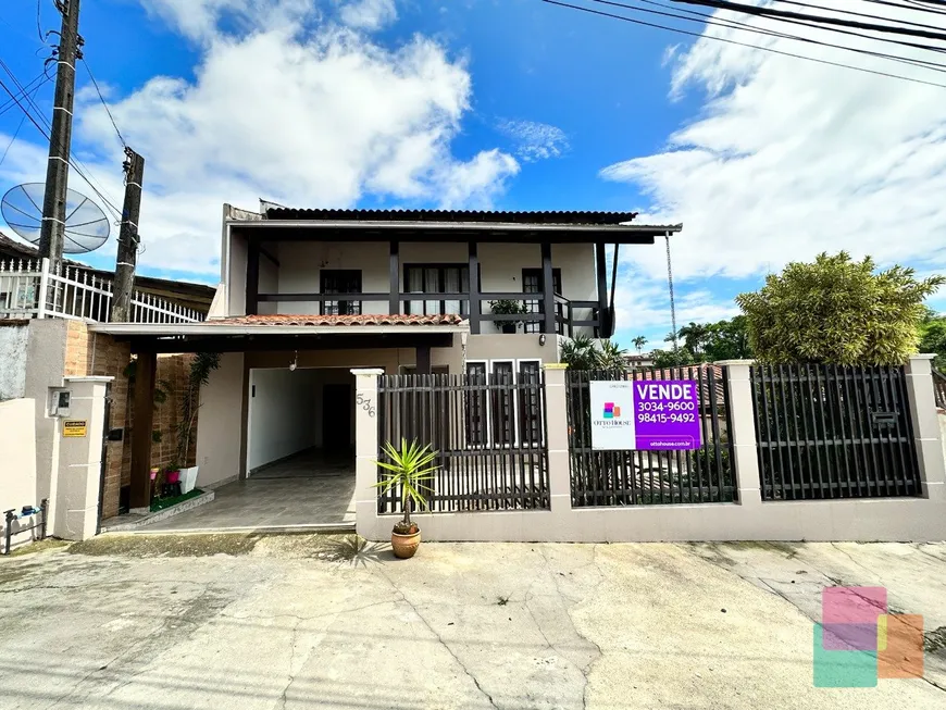 Foto 1 de Casa com 3 Quartos à venda, 213m² em Floresta, Joinville