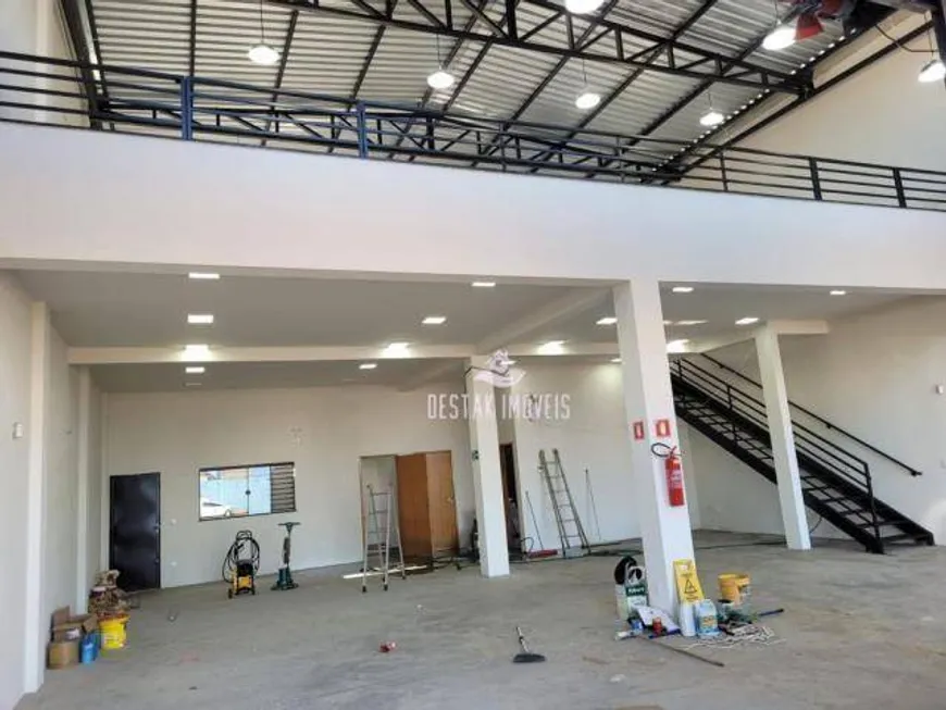 Foto 1 de Galpão/Depósito/Armazém à venda, 300m² em Alto Umuarama, Uberlândia