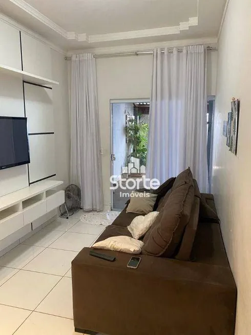 Foto 1 de Casa com 3 Quartos à venda, 96m² em Jardim Europa, Uberlândia