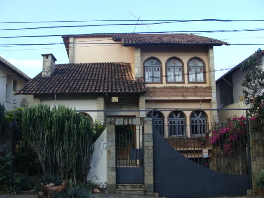 Foto 1 de Casa com 3 Quartos para venda ou aluguel, 385m² em Palmares, Belo Horizonte