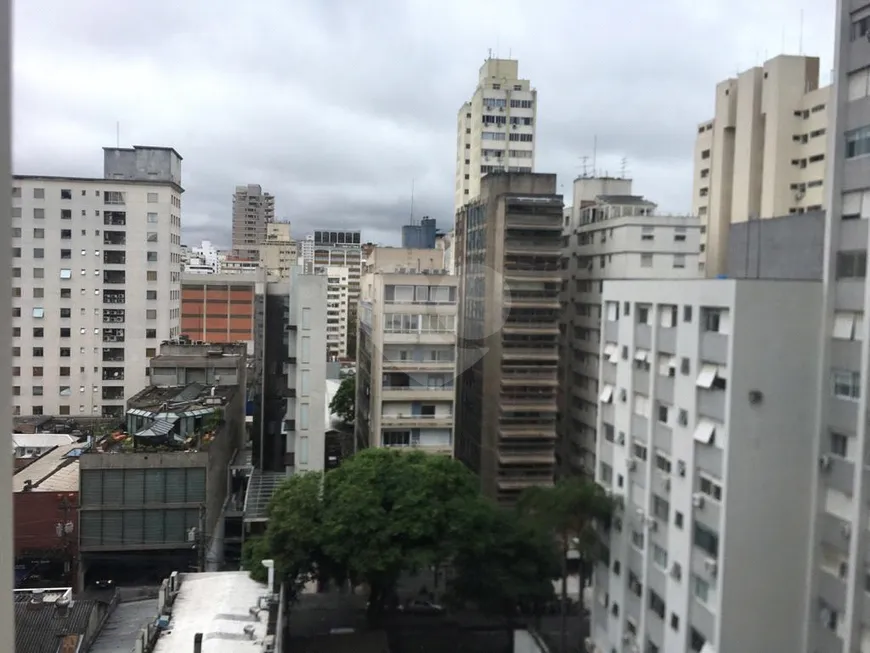 Foto 1 de Apartamento com 3 Quartos para alugar, 195m² em Jardim América, São Paulo