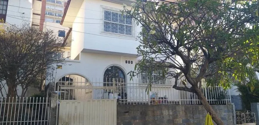 Foto 1 de Casa com 4 Quartos à venda, 168m² em Barro Preto, Belo Horizonte