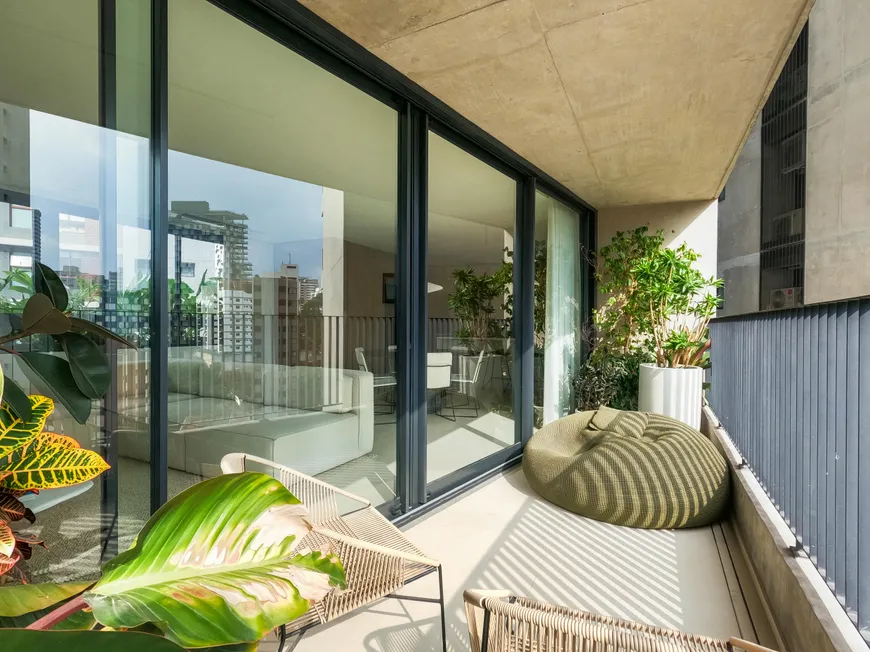 Foto 1 de Apartamento com 3 Quartos para alugar, 151m² em Vila Madalena, São Paulo