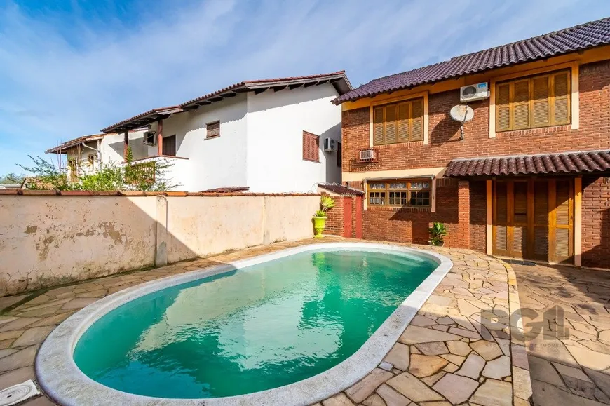 Foto 1 de Casa com 3 Quartos à venda, 201m² em Jardim Leopoldina, Porto Alegre