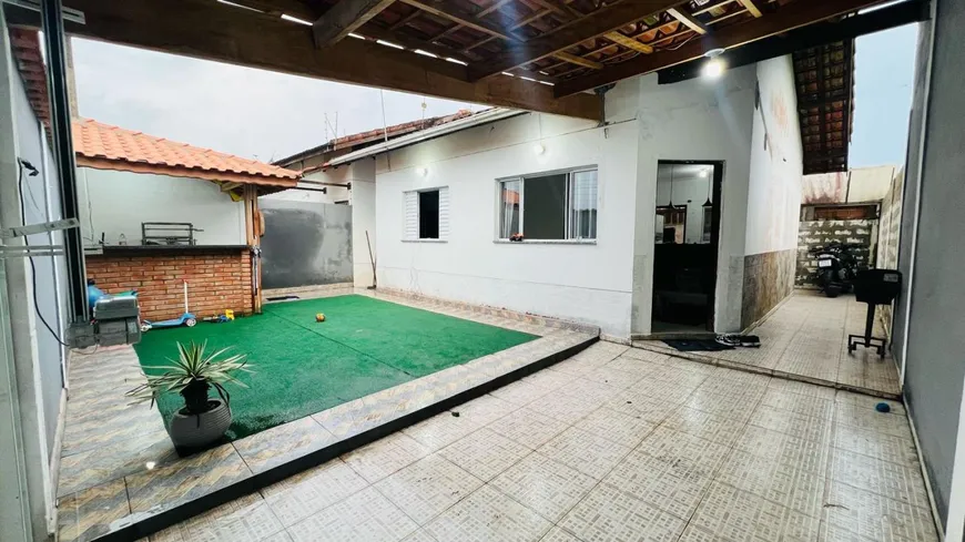 Foto 1 de Casa com 2 Quartos à venda, 57m² em Jardim Guacyra, Itanhaém