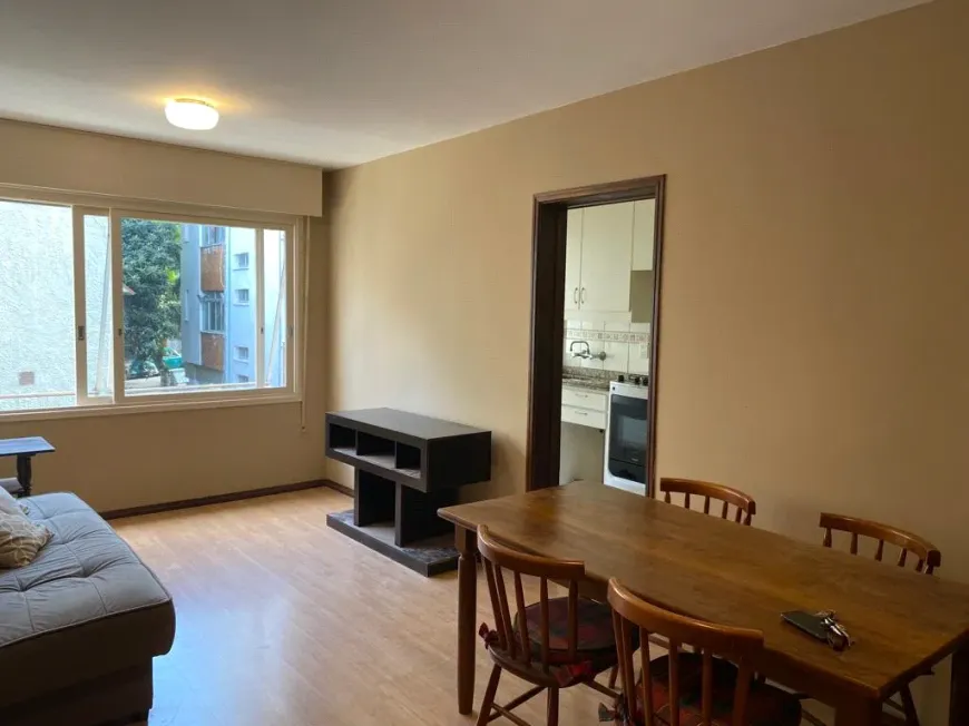 Foto 1 de Apartamento com 1 Quarto à venda, 46m² em Moinhos de Vento, Porto Alegre