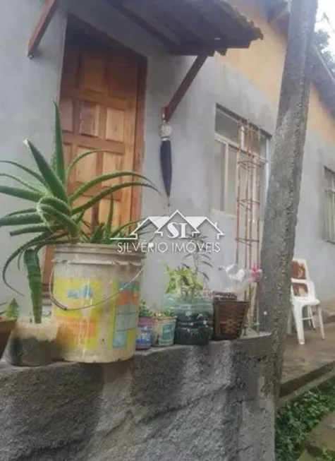 Foto 1 de Casa com 2 Quartos à venda, 65m² em Itamarati, Petrópolis