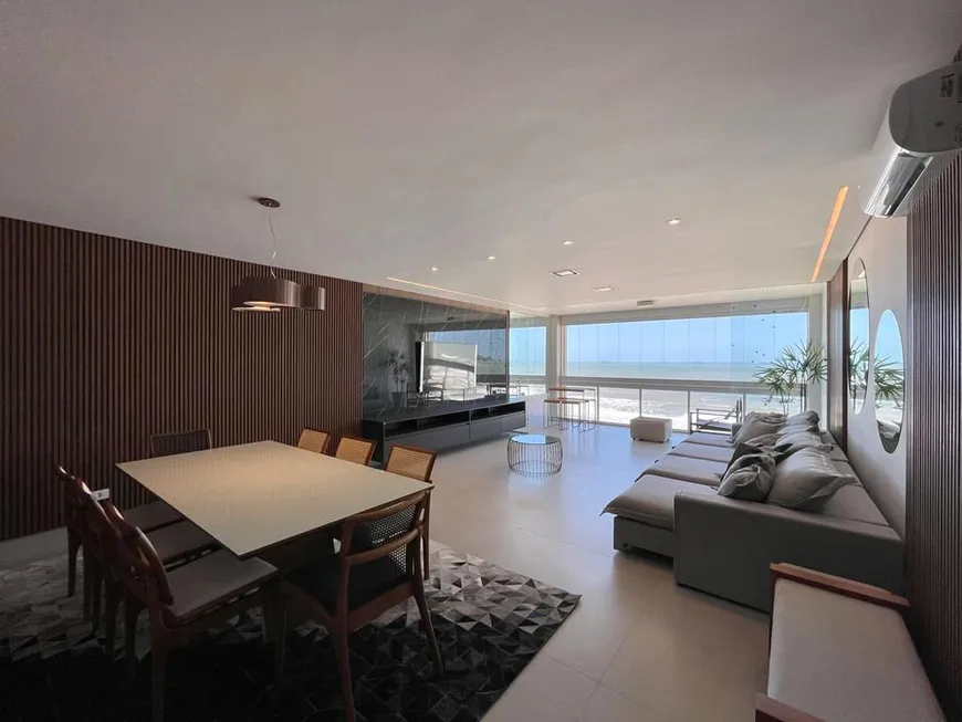 Foto 1 de Apartamento com 3 Quartos à venda, 180m² em Praia das Pitangueiras, Guarujá